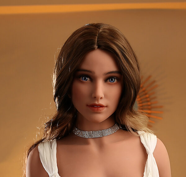 Brunette sexdoll