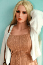 163E+69 (27) Beste prijs/kwaliteit Blondine sekspop Lotte met vol postuur en grote D-cup borsten 134