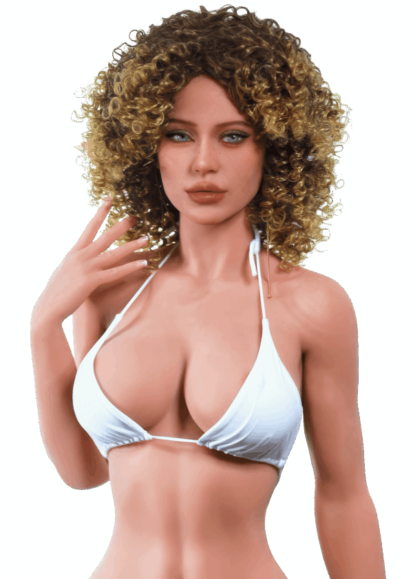 Realistische TPE sexpop Firedoll Camila 156 cm met donkerblonde krullen, helderblauwe ogen en natuurlijke D-cup, levensechte sekspop met speelse uitstraling.